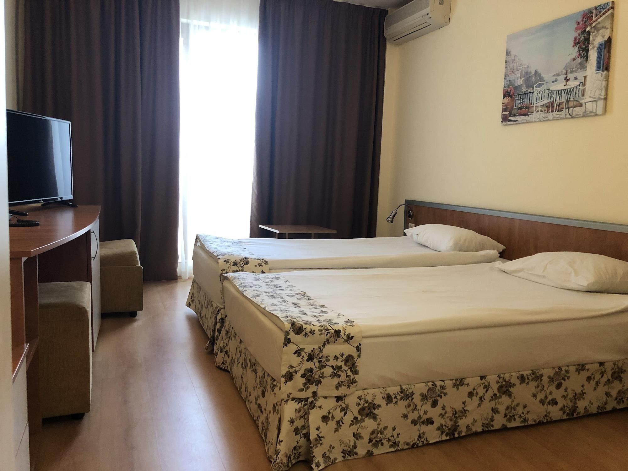 Hotel Atol Slântsjev Brjag Eksteriør bilde