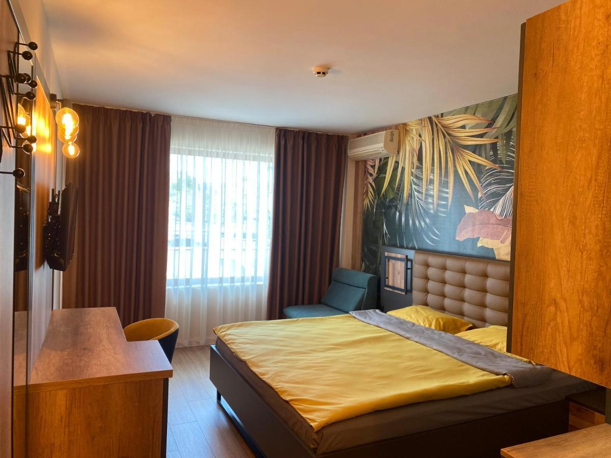 Hotel Atol Slântsjev Brjag Eksteriør bilde