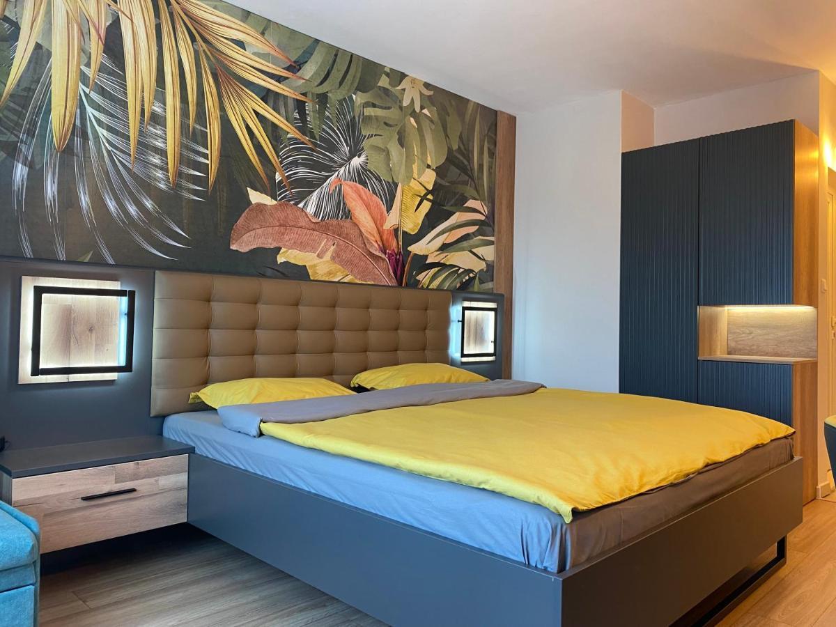 Hotel Atol Slântsjev Brjag Eksteriør bilde