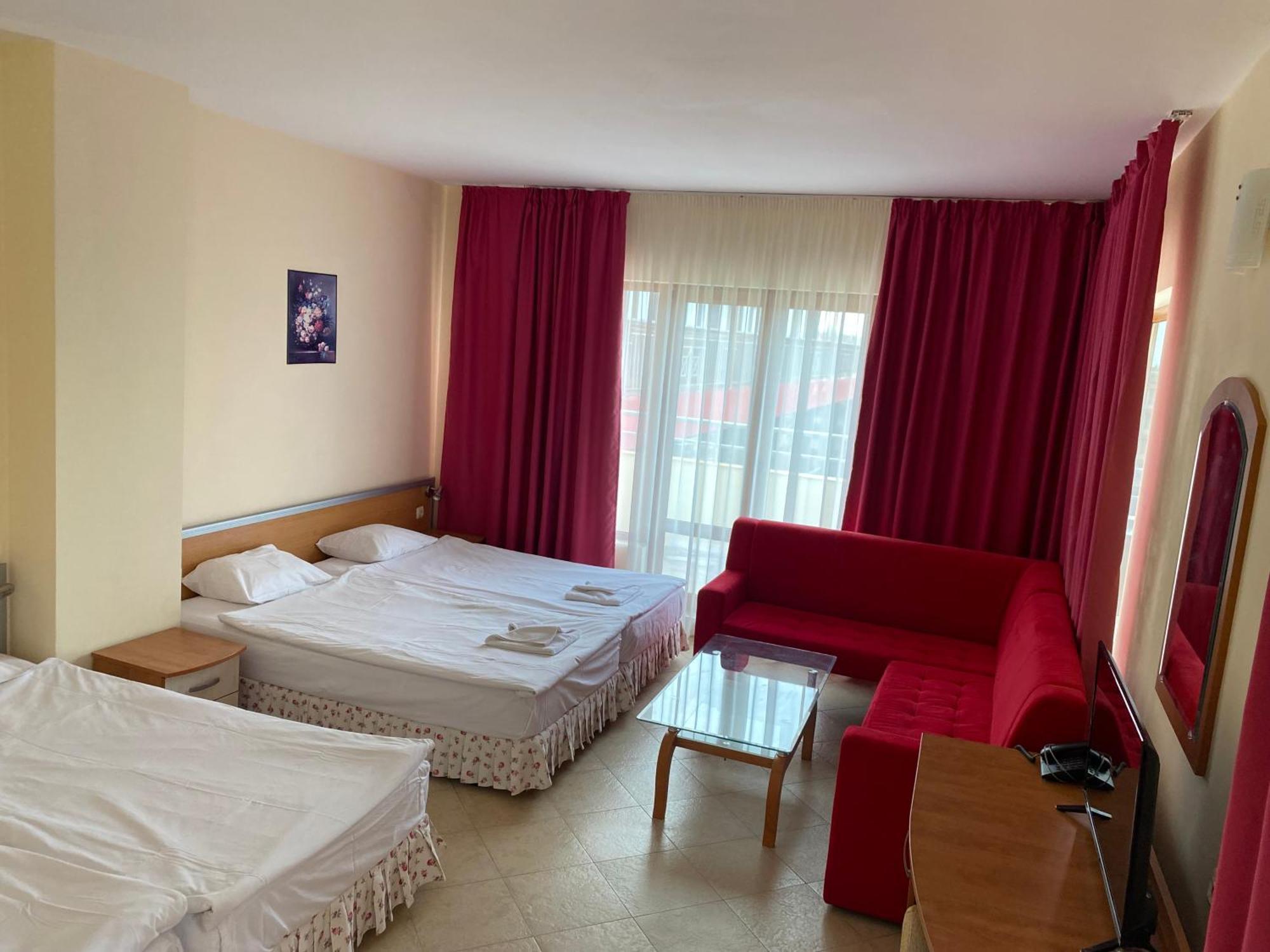 Hotel Atol Slântsjev Brjag Eksteriør bilde